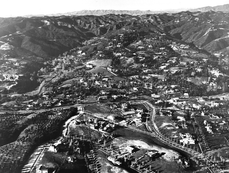 Holmby Hills 1937 WM.jpg